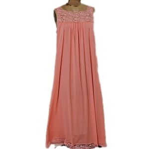 VTG Aristocraft long salmon pink lacy nightgown